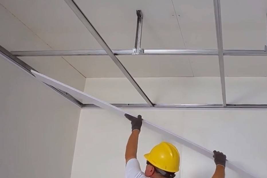 Навесной потолок из ПВХ: разметка, каркас, установка панелей