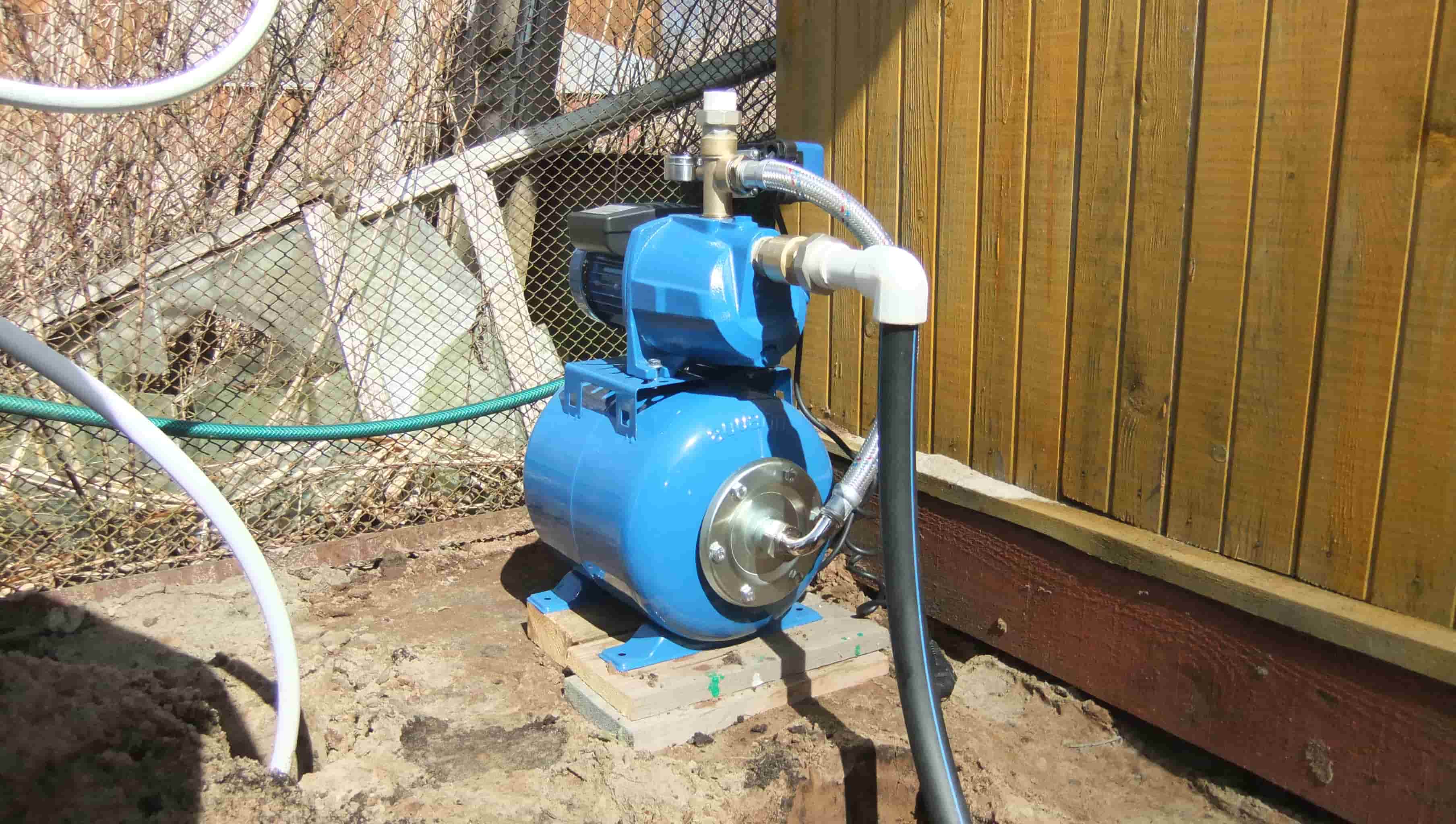 Водяная станция: водная для дачи, установка насосной водонапорной в частном доме, принцип работы, схема подключения, для домашнего