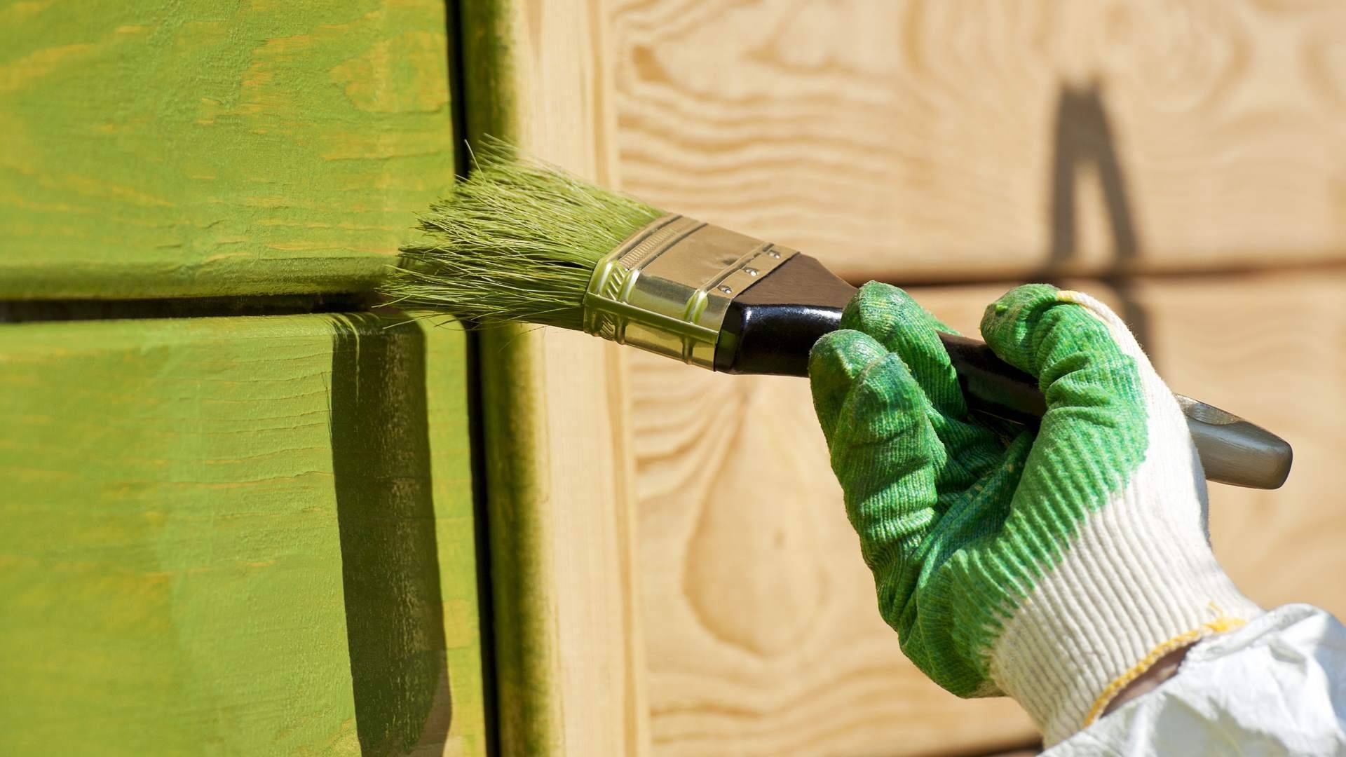 Фасадные краски по штукатурке: технология нанесения, плюсы
