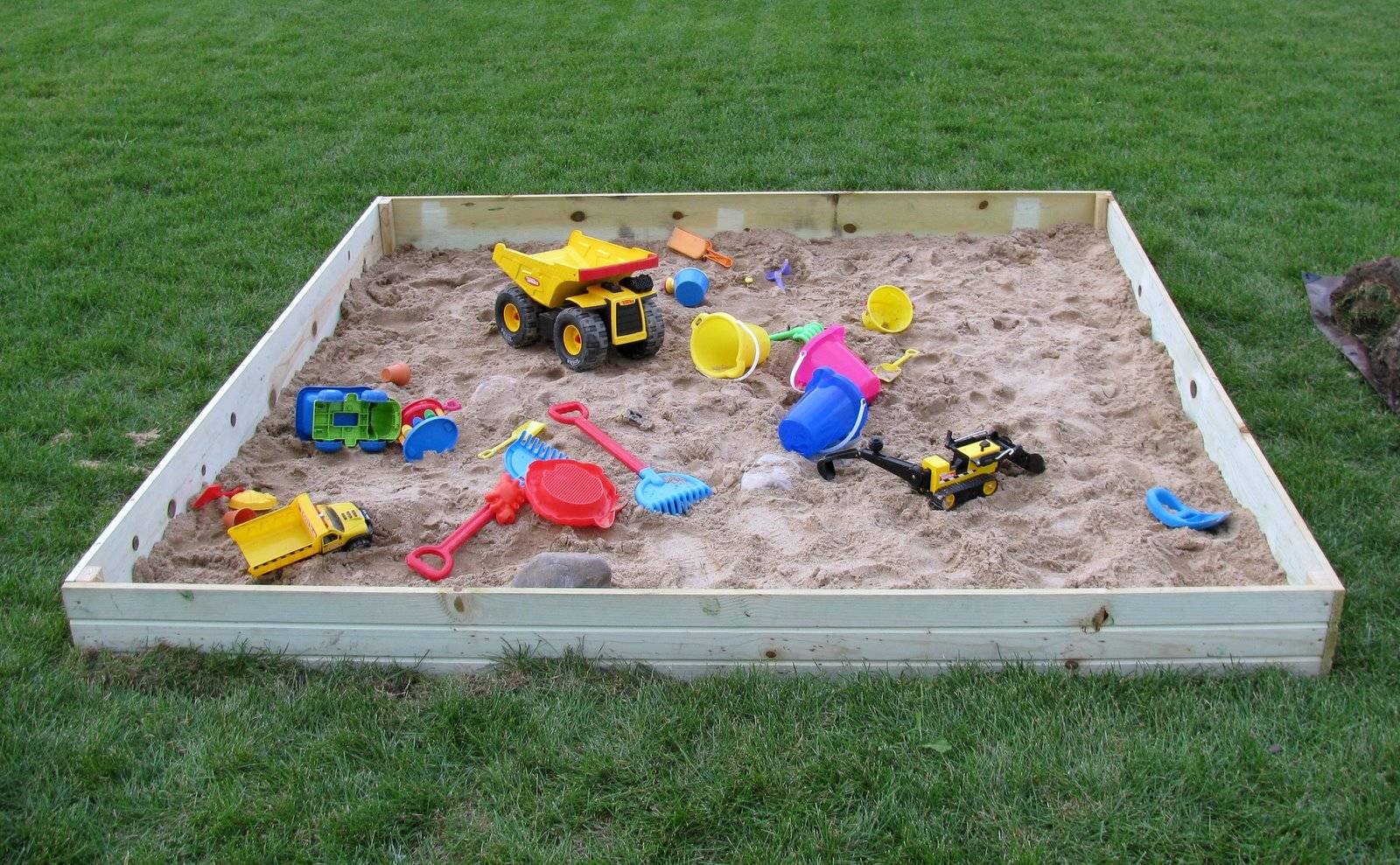 Как построить песочницу (с иллюстрациями) - wikihow