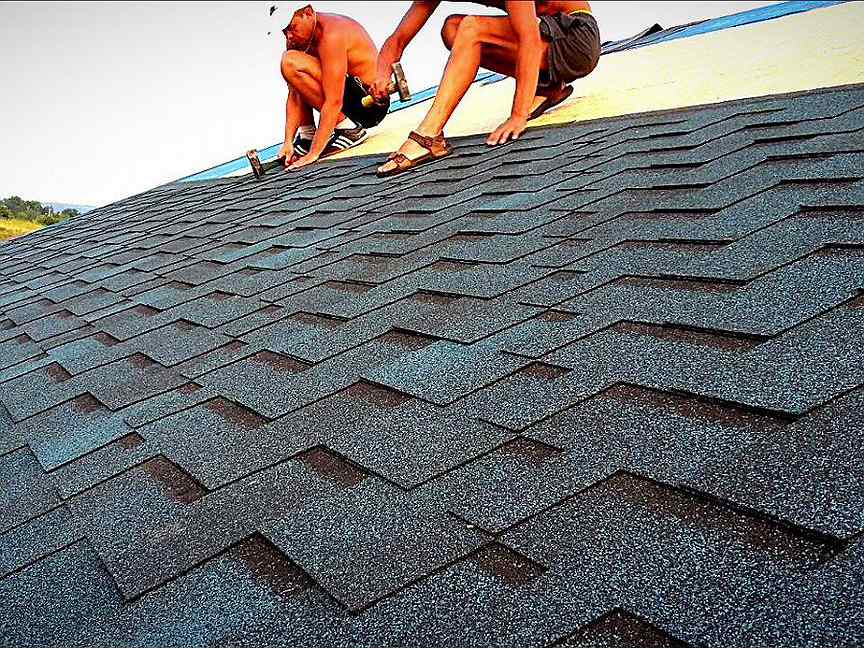 Покрываем крышу дома своими руками: виды экономного и качественного покрытия +видео