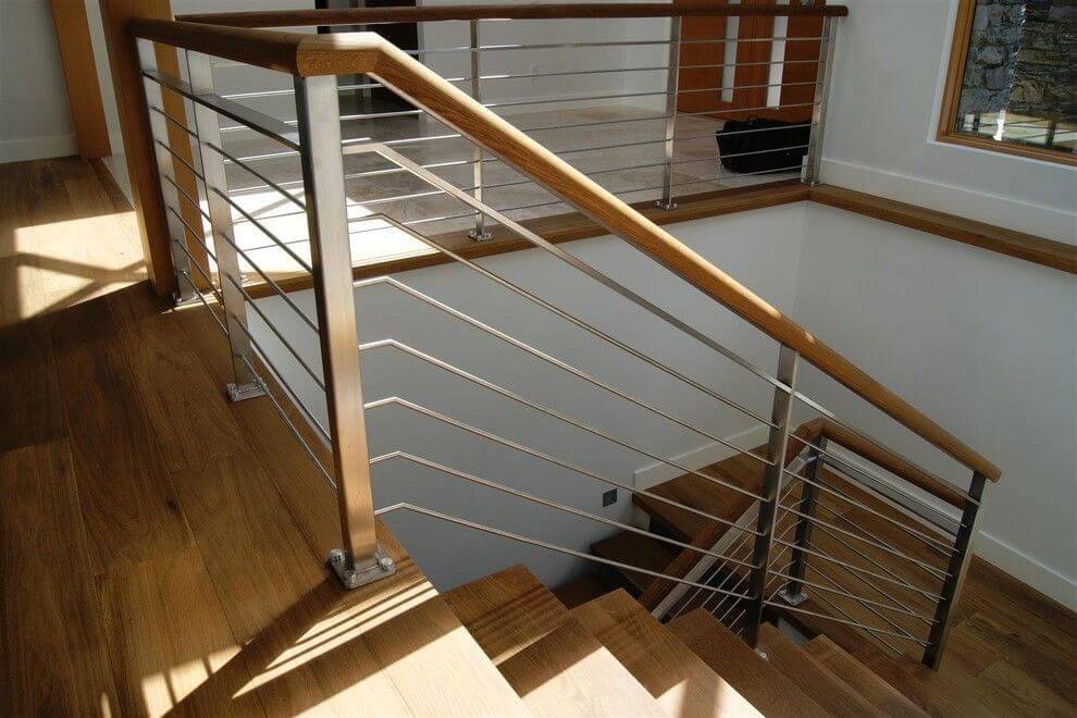 Перила для лестниц: металлические, деревянные, стеклянные, высота (47 фото)