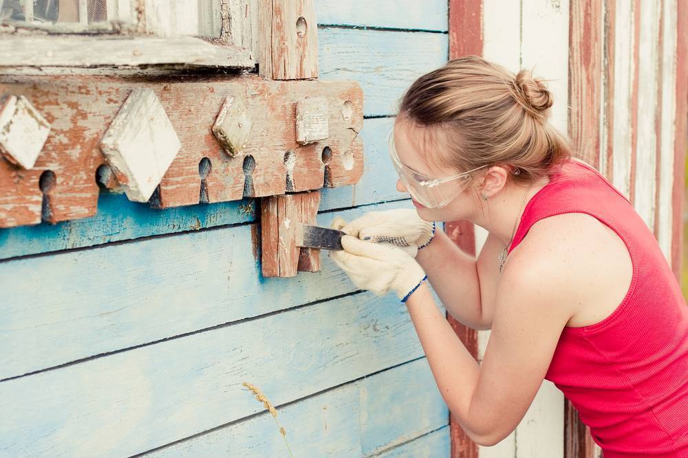 Покрасить дом деревянный по старой краске