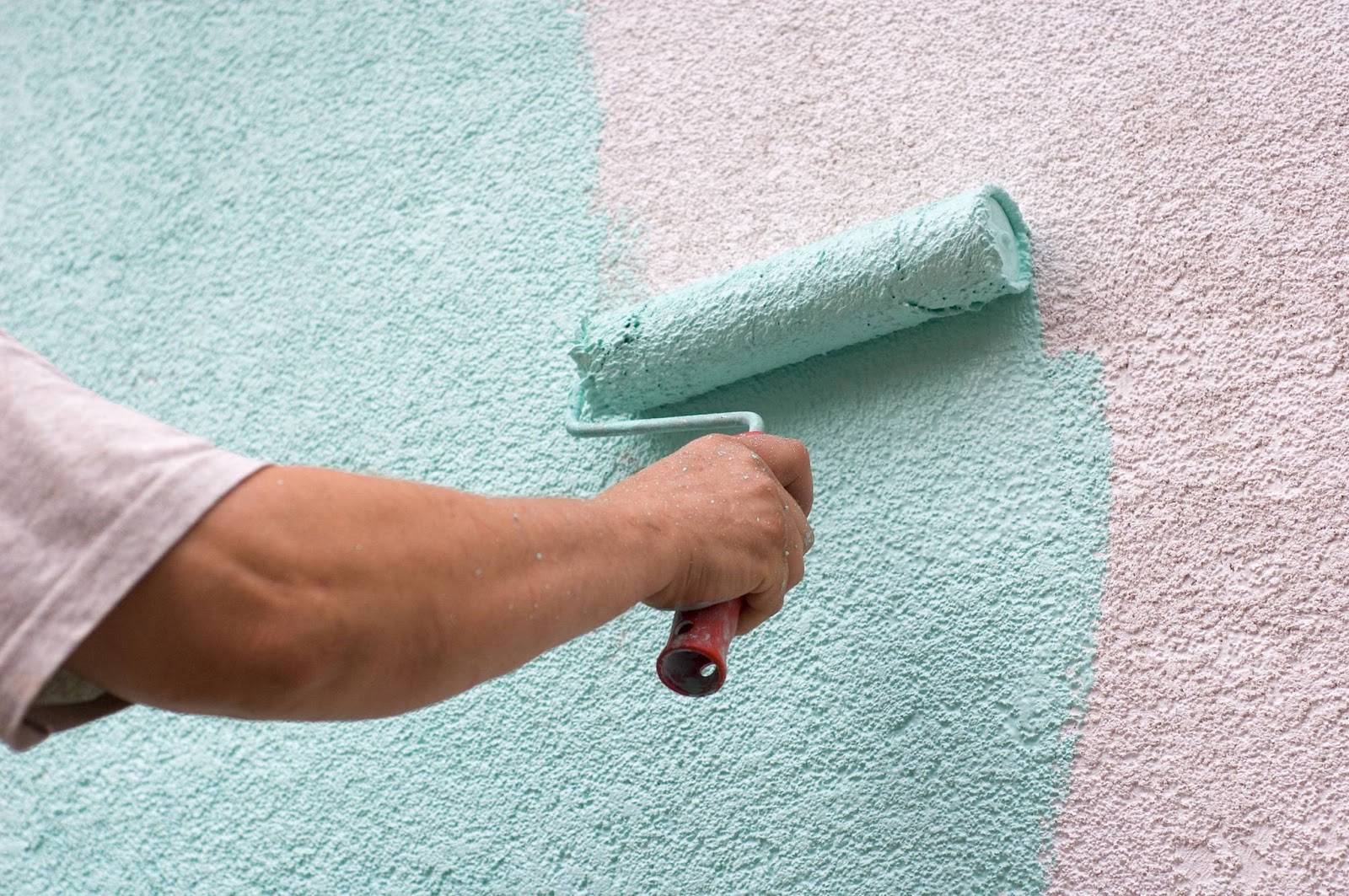 Фасадная краска по штукатурке для наружных работ: расход на 1м2 фасада, выбор окраски для внешних стен, покраска силиконовой, акриловой и другими типами, фото домов