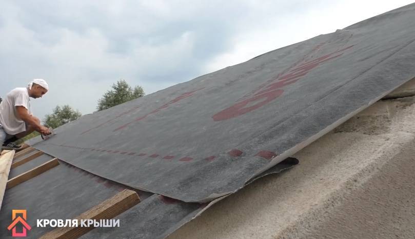 Нужна ли пароизоляция под профнастил холодной крыши - строительный портал