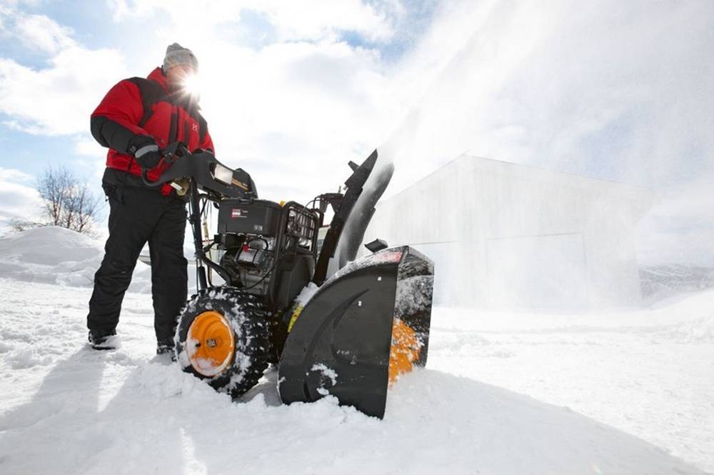 Производители, виды и нюансы выбора снегоуборочной машины для дома