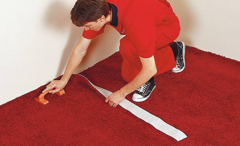 Как стелить ковролин своими руками: способы укладки покрытия на пол