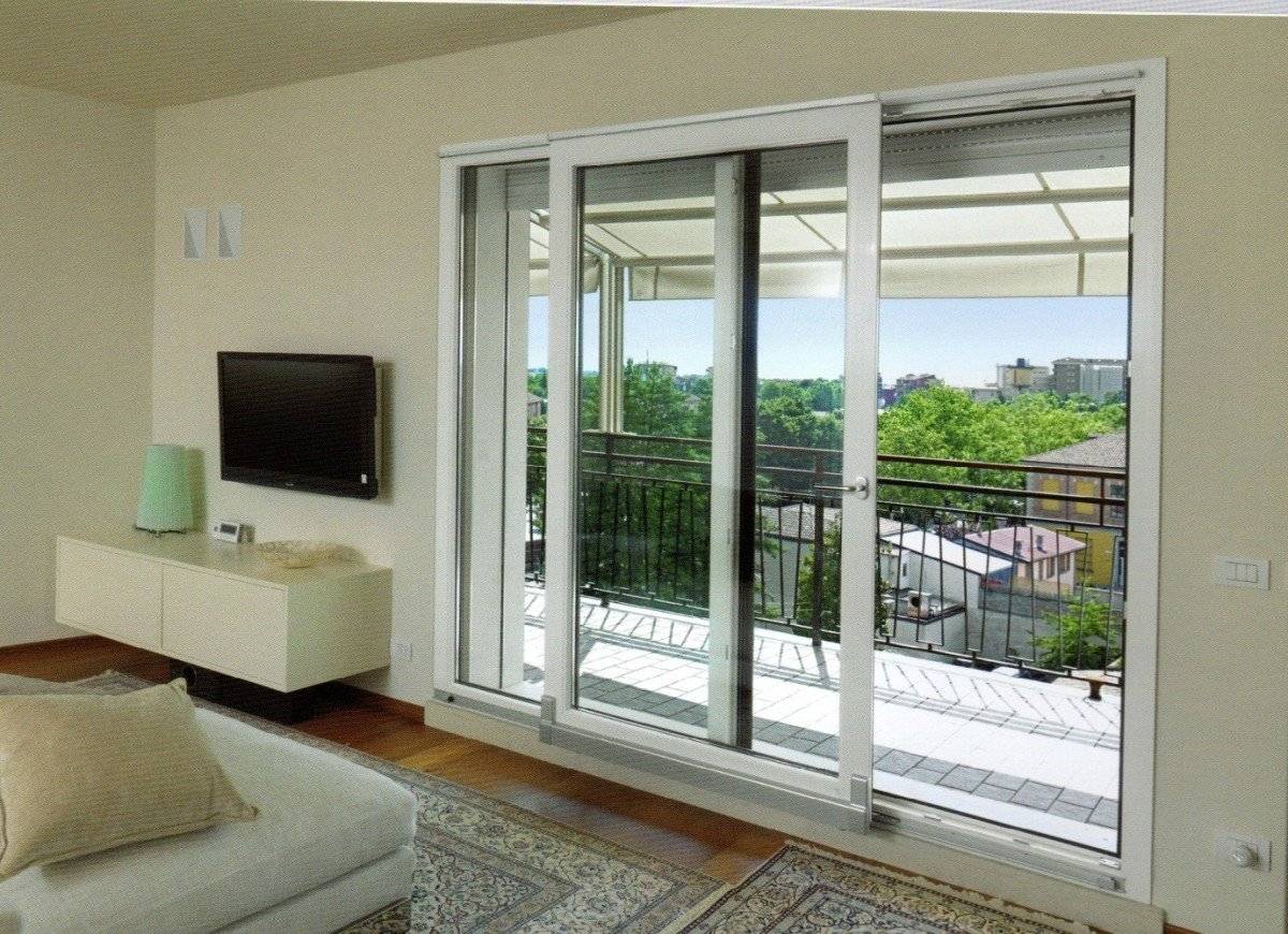Французское окно в интерьере современного дома, технология монтажа, полезные советы
