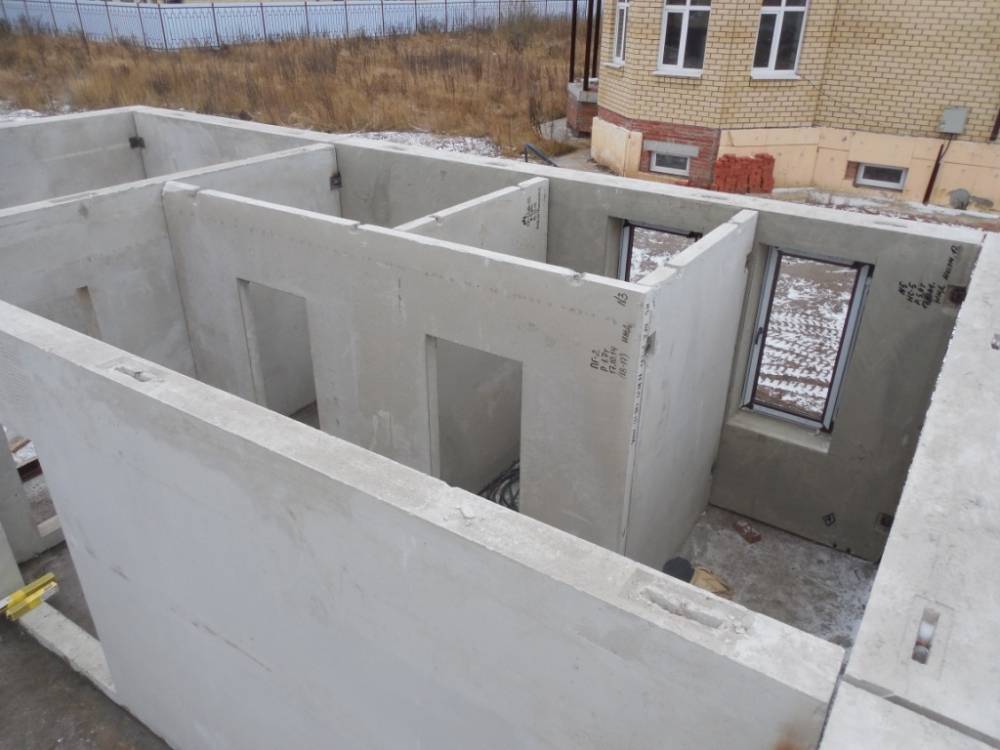 Дом из бетонных панелей: особенности строительства стен из .
