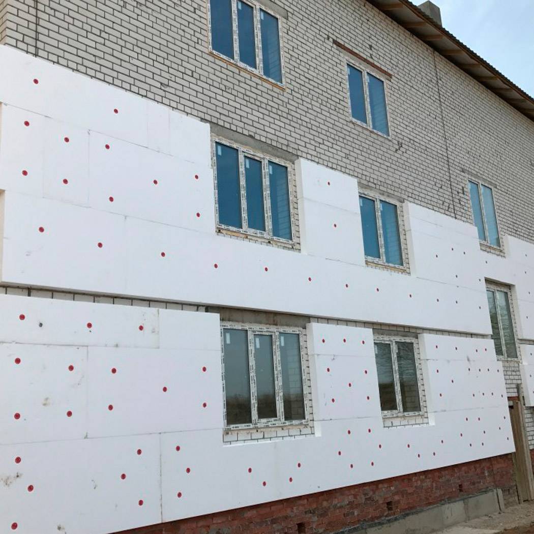 Технология утепление фасадов домов пенопластом и минватой + фото