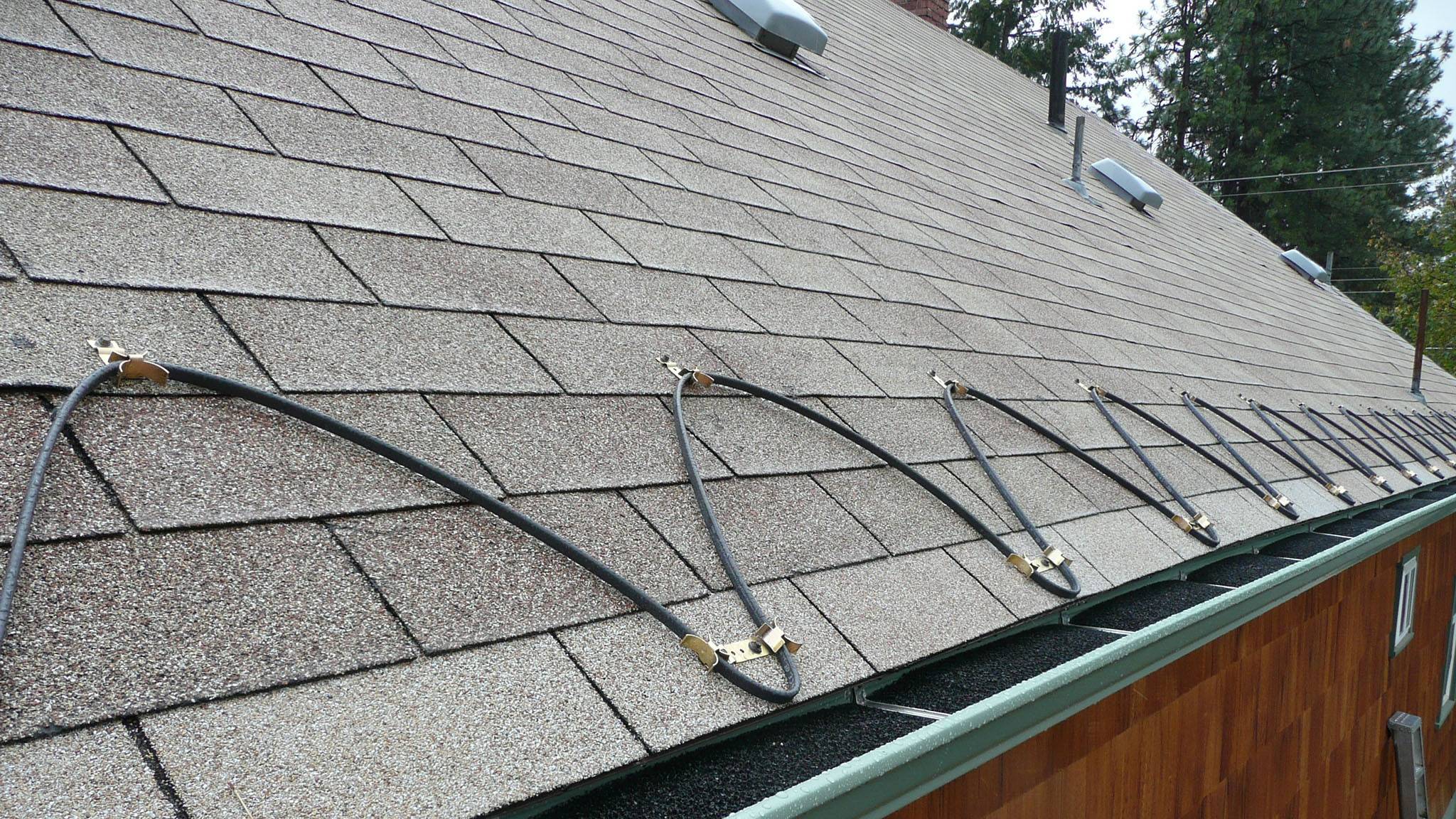 Как выбрать греющий кабель для обогрева крыши и водостоков?