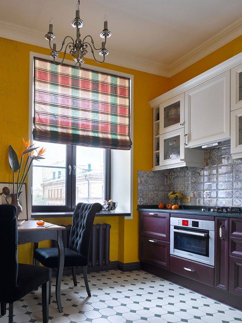 Длинные шторы на кухню - 42 фото с современным дизайном