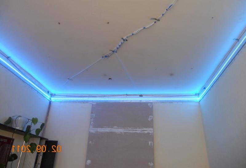 Установка светодиодной ленты на потолок: пошаговая инструкция, необходимые материалы, фото - новости, статьи и обзоры
