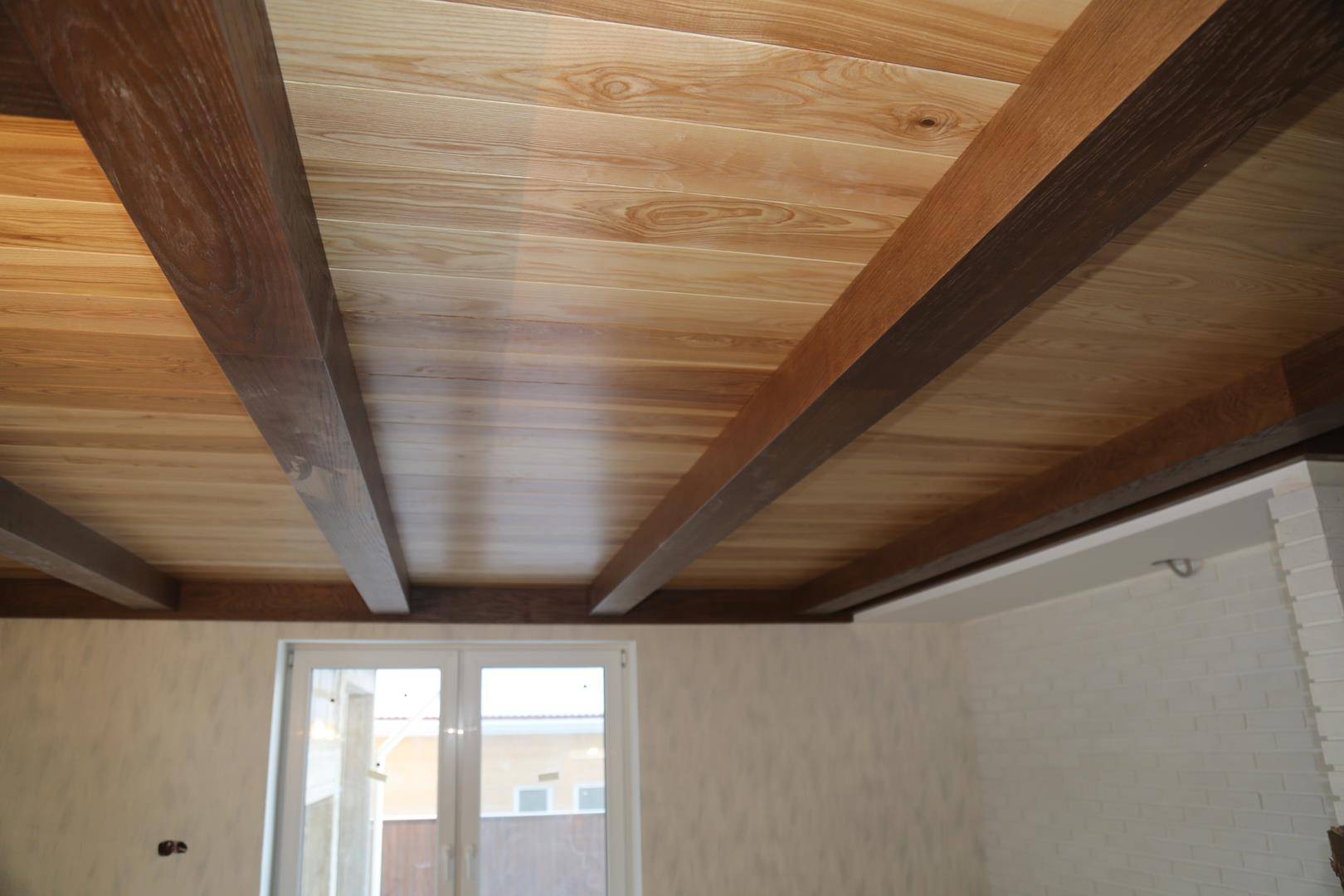 Укладка ламината на потолок: инструкция и советы от специалиста