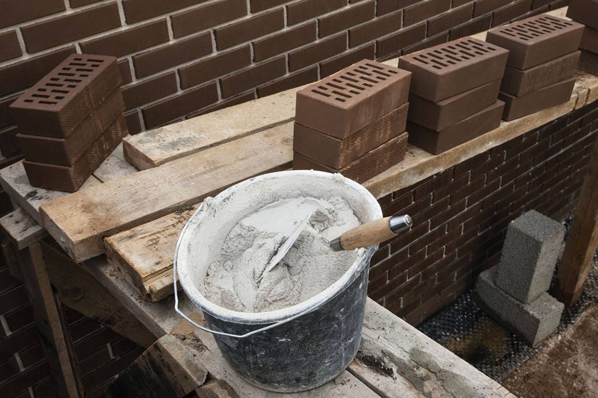 Кладка керамических блоков: технология и монтаж на теплую кладочную смесь, клей или раствор, стоимость стен и армирование сеткой своими руками