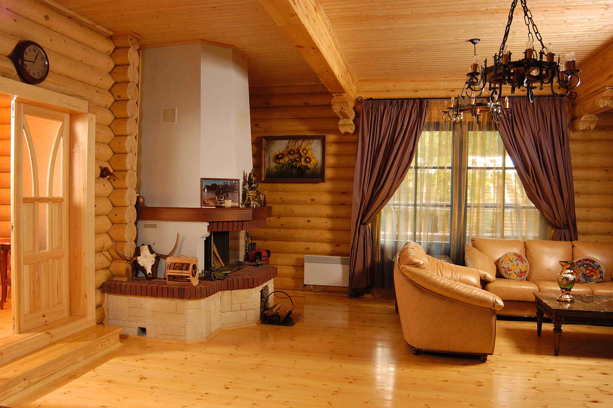 внутренний интерьер деревянного дома из бревна