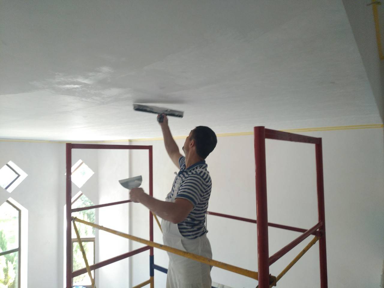 Подготовка потолка под покраску