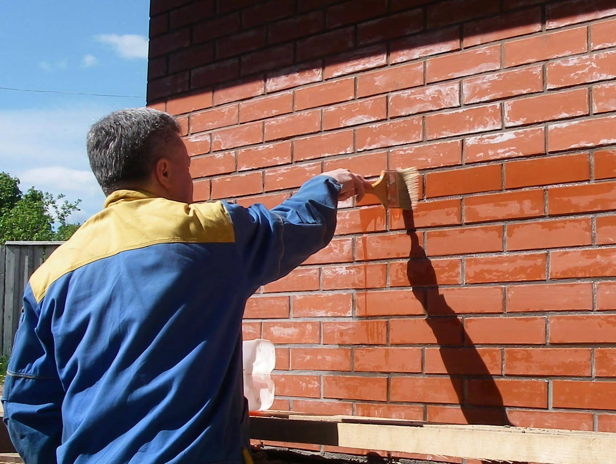 Гидроизоляция стен: чем обработать бетонные стены от влаги снаружи, какие обмазочные гидроизоляционные материалы для внутренних кирпичных стен