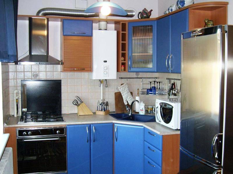 Дизайн кухни с газовой колонкой: виды, идеи размещения, установка, реальные фото