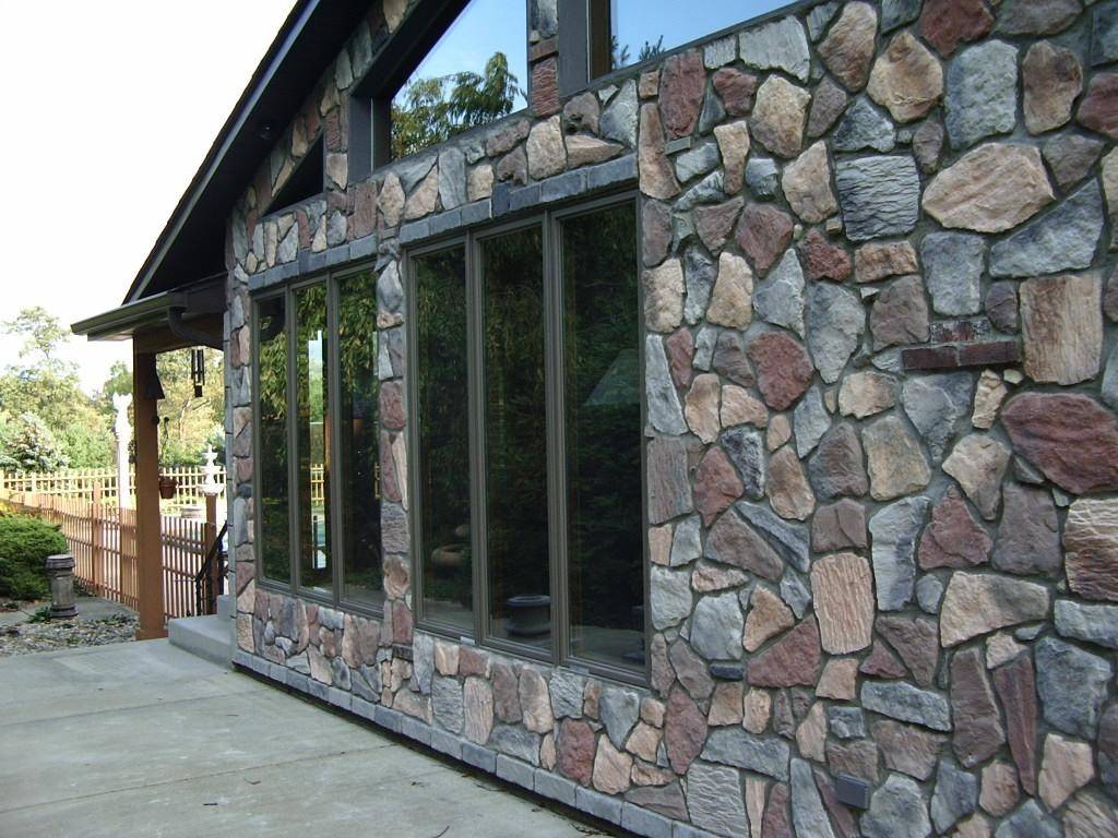 Натуральный камень для облицовки фасада загородного дома