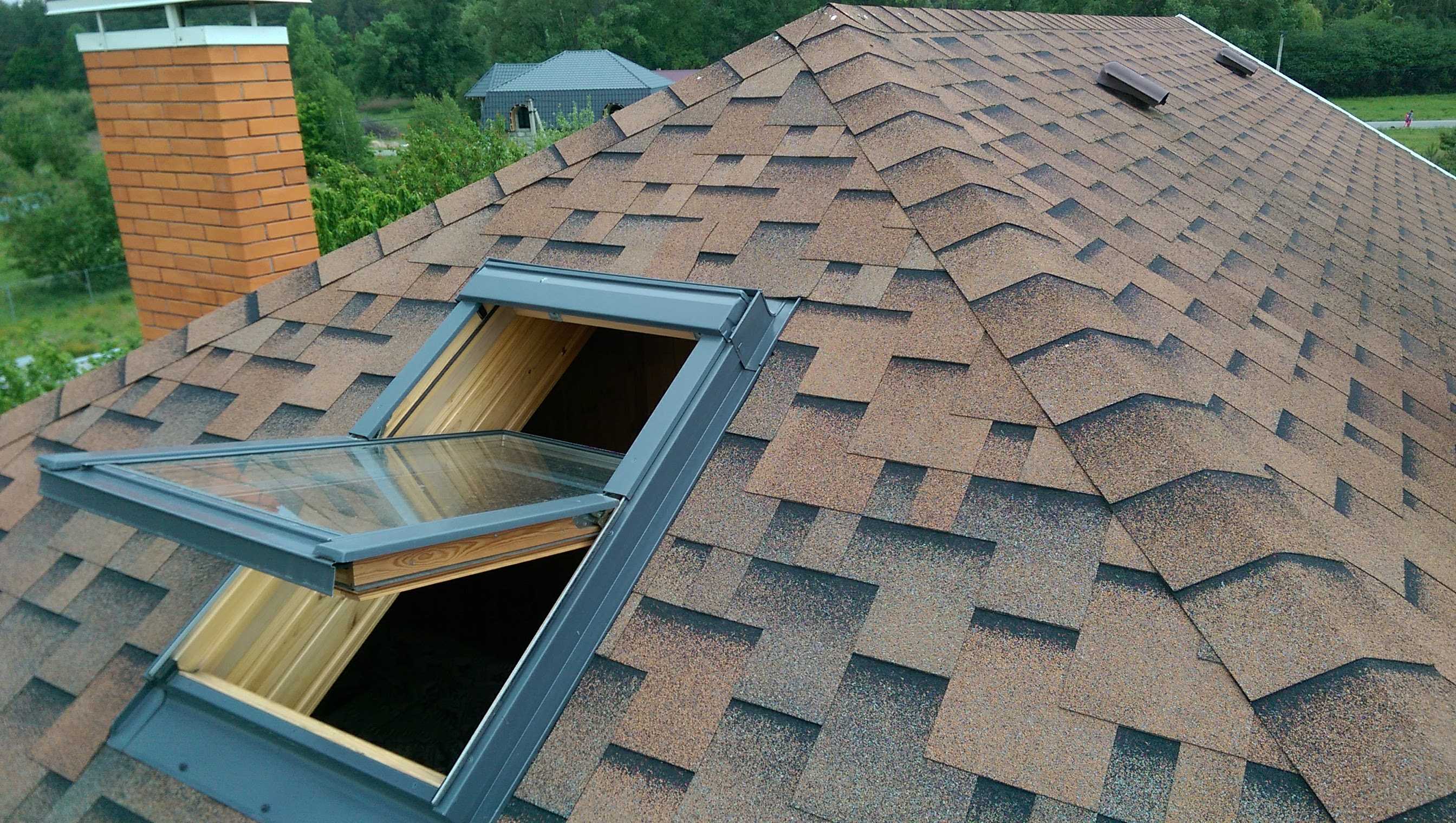 Чем можно недорого накрыть крышу дома?