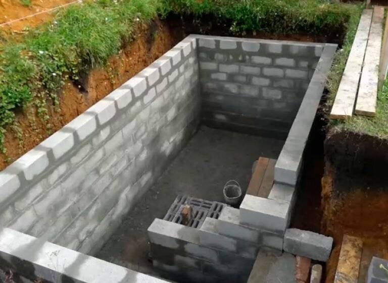 Как построить погреб из бетона