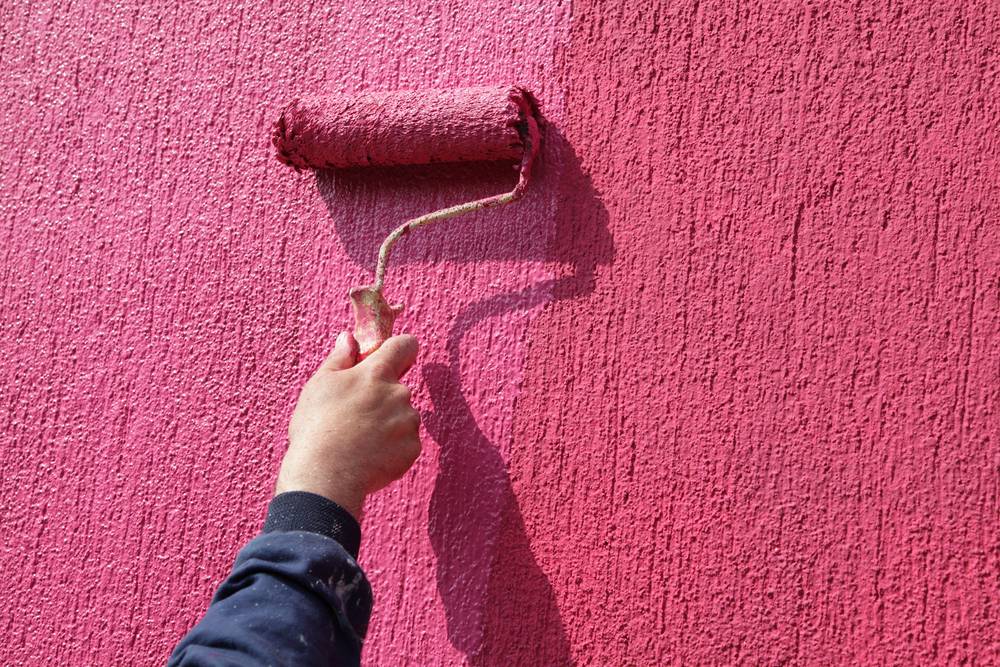 Краски для стен. можно ли красить фасадной краской внутри помещения? акриловые и силиконовые краски для внутренних работ: покраска стен помещений внутри и снаружи, окраска стен сухих и влажных помещен