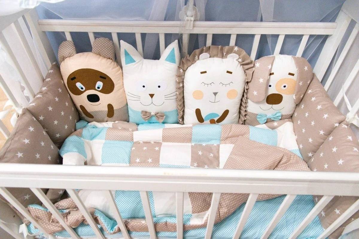Бортики в кроватку для новорождённых своими руками: выкройка, как сшить самостоятельно