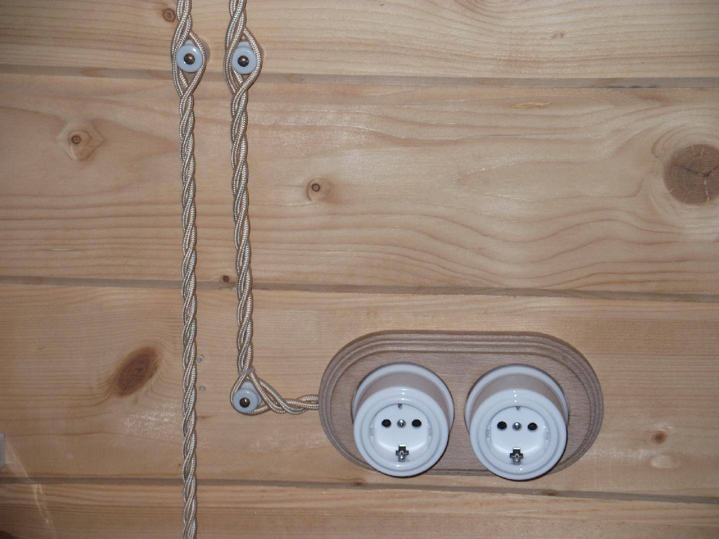 Как правильно сделать ретро проводку своими руками: монтаж витой электропроводки в деревянном доме на фарфоровых изоляторах под старину