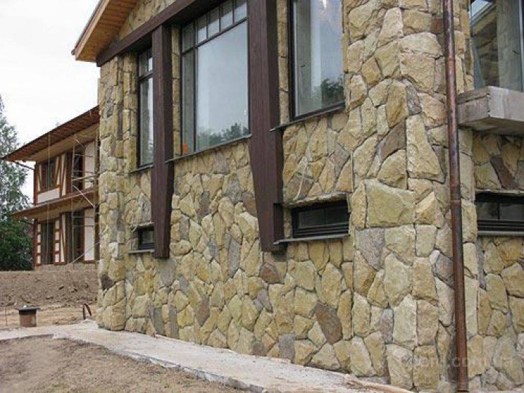 Отделка натуральным камнем – свойства камня, технология облицовки фасада дома и стен квартиры, фото, видео