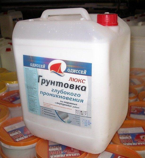 Грунтовка для дерева: чем грунтовать дерево перед покраской, особенности выполнения работ
