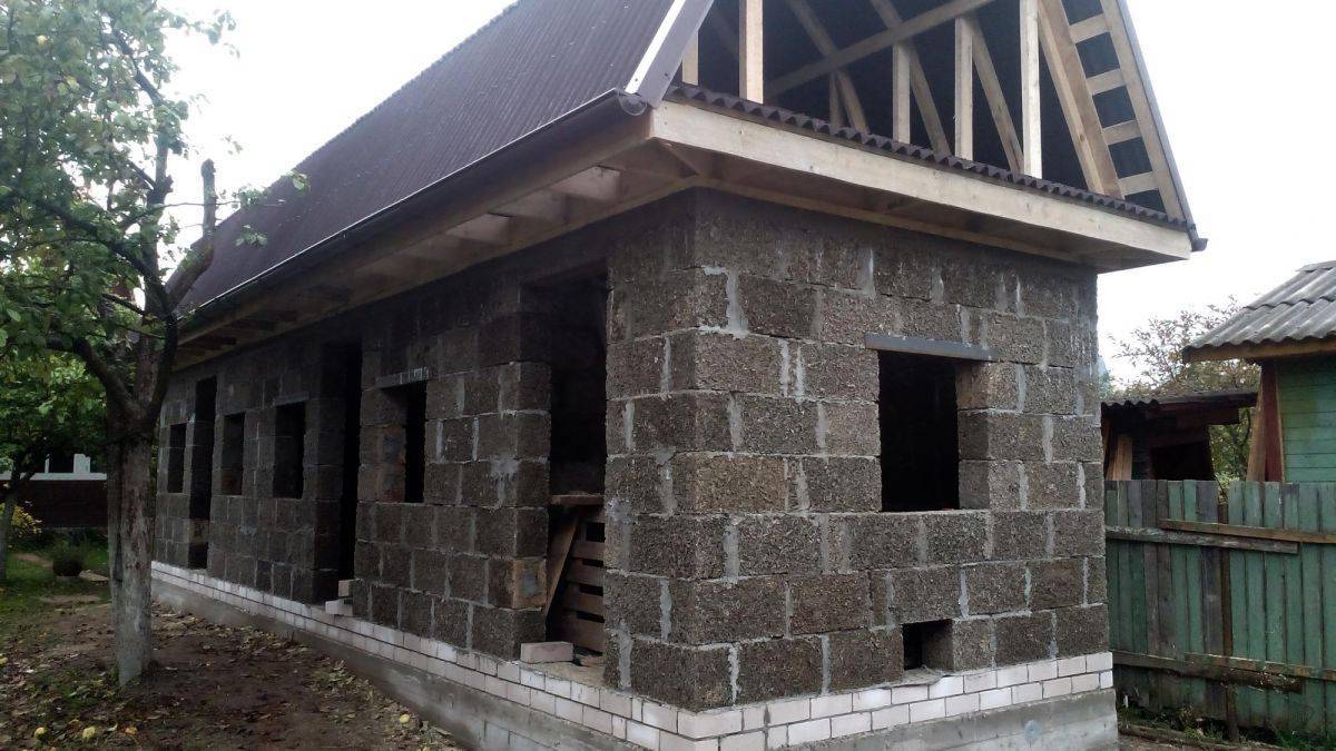 Дом из арболита: плюсы и минусы строительства, характеристики