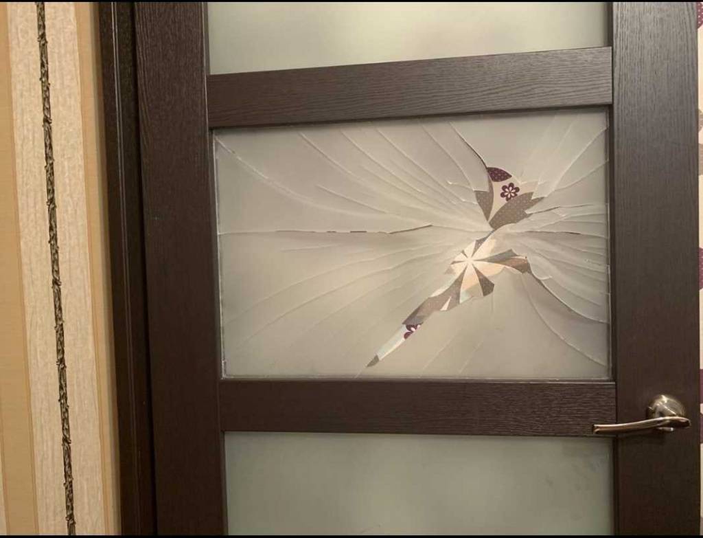 Ремонт межкомнатных дверей и замена разбитого стекла: как поменять стекло в межкомнатной двери своими руками » verydveri.ru