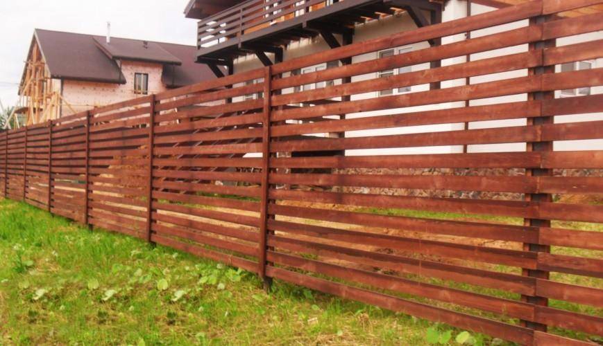 Решаем каким сделать забор из дерева | онлайн-журнал о ремонте и дизайне