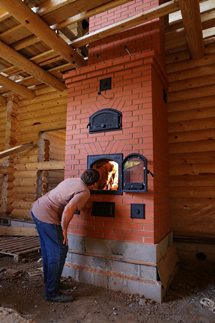 Теплый дом печи. Печь в доме. Печь для дачного домика. Печь в деревянном доме. Печное отопление.